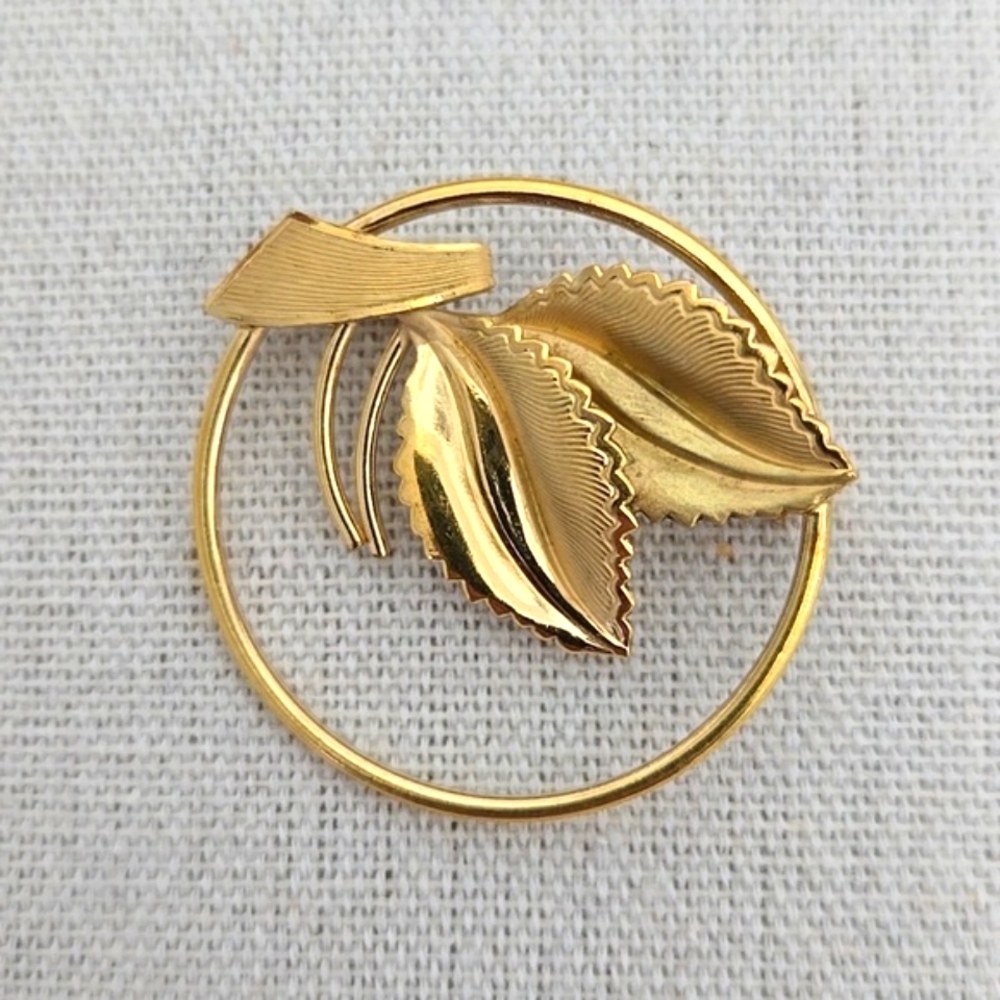 12K Gold Filled Curtis Creations Circle Brooch